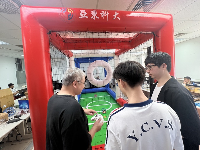 1151016豫章赴亞東科大研習無人機足球-故障排除學習